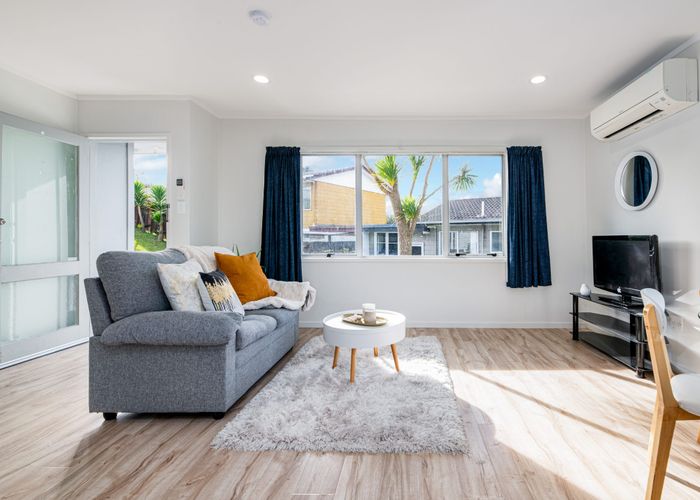  at 2/50 Makora Road, Massey, Auckland