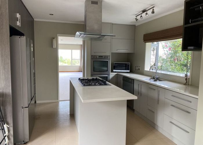  at 26 Grenada Ave, Forrest Hill, North Shore City, Auckland