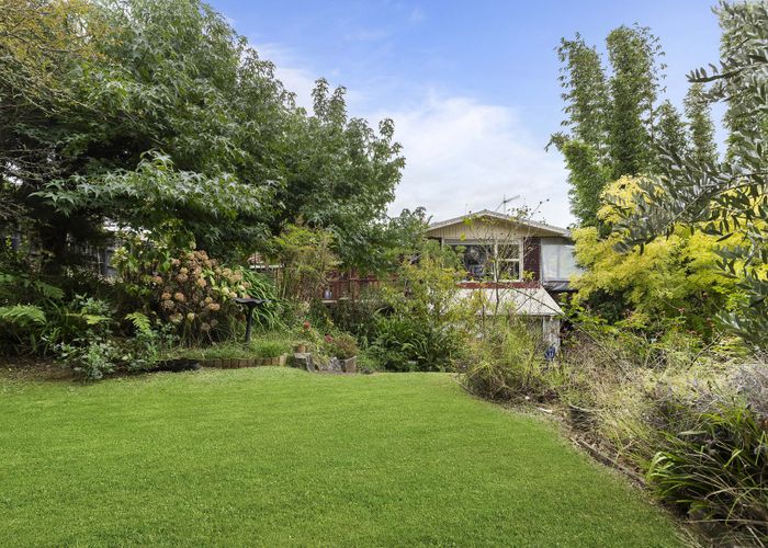  at 33 St Peters Street, Northcote, Auckland