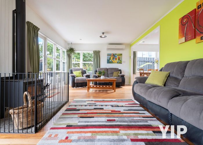  at 36 Batchelor Street, Newlands, Wellington