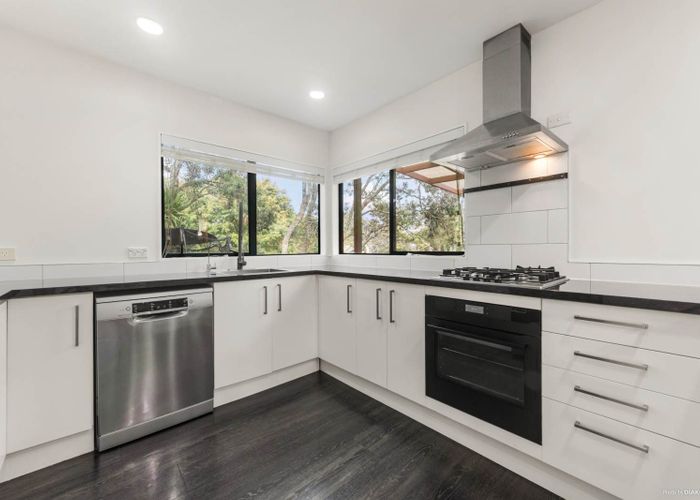  at 83B Chivalry Road, Glenfield, North Shore City, Auckland