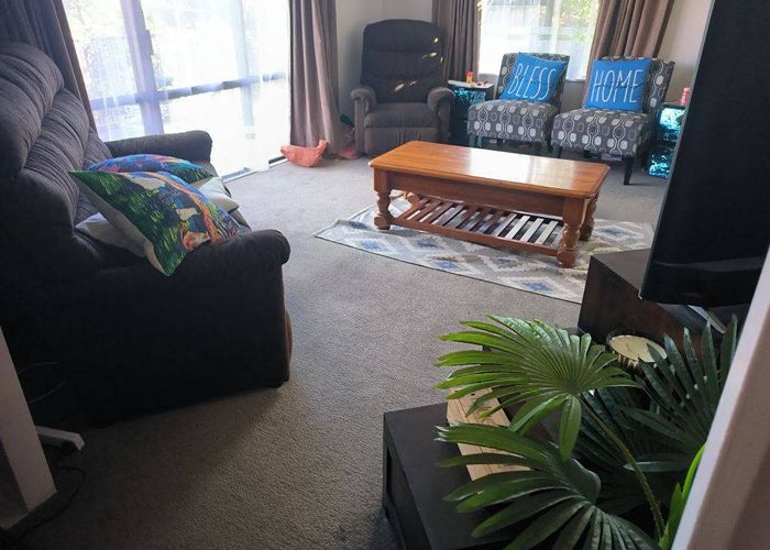  at 11 Sandgate Ave, Botany Downs, Manukau City, Auckland