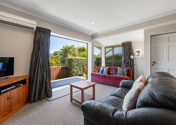  at 3 Ruskin Place, Westown, New Plymouth