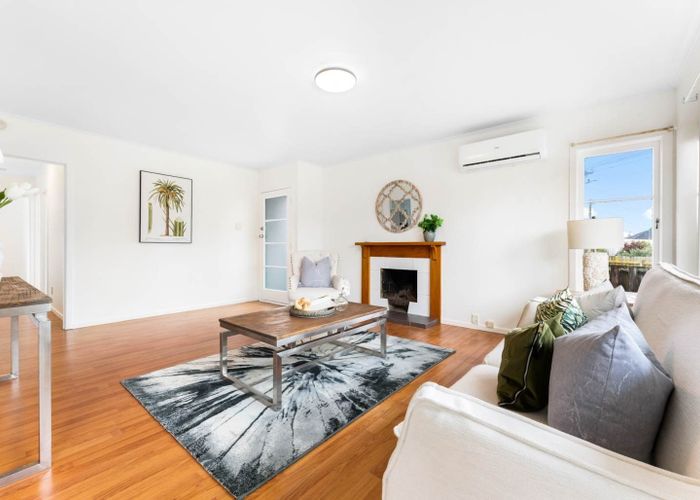  at 4 Kirrie Avenue, Te Atatu South, Waitakere City, Auckland