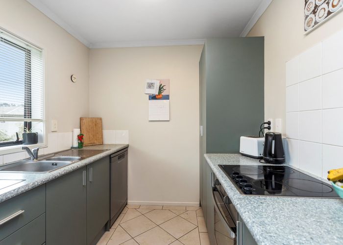  at 48 Verdale Circle, Glen Eden, Auckland
