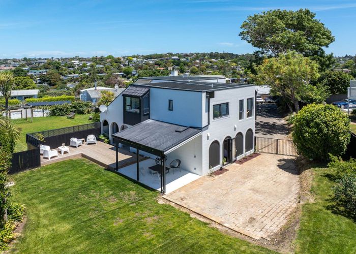  at 2/26 Salem Place, Torbay, North Shore City, Auckland