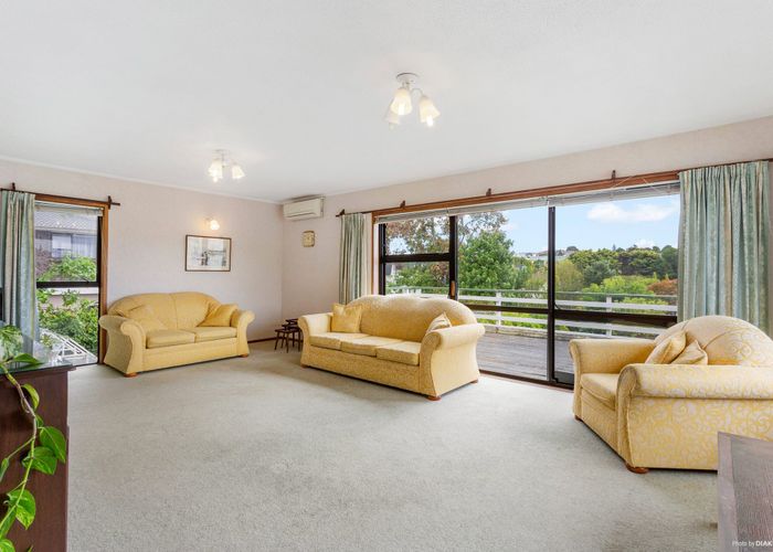  at 12 Augusta Place, Forrest Hill, Auckland