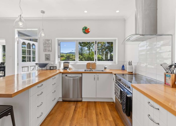  at 31 Old Mill Road, Brooklyn