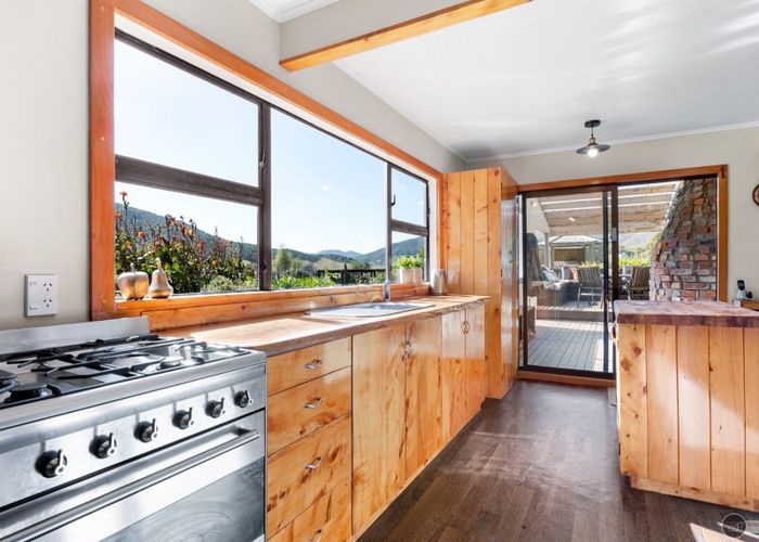  at 1044 Coast Road, Wainuiomata Coast, Lower Hutt