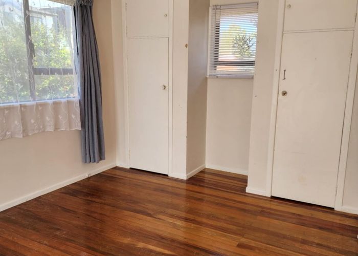  at 26 Kingdale Road, Henderson, Waitakere City, Auckland
