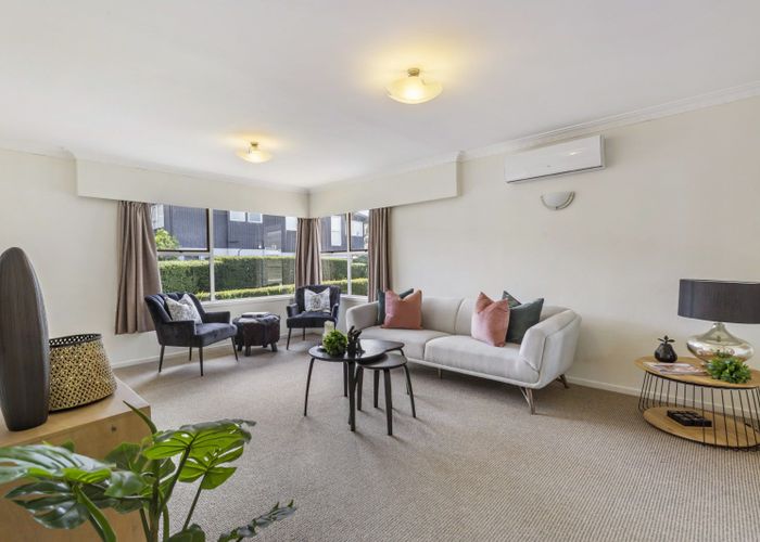  at 2/48 Taharoto Road, Takapuna, Auckland