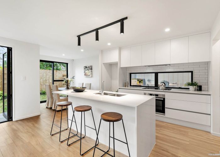  at 4 Te Uru Lane, Takapuna, Auckland
