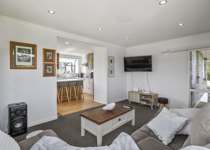  at 24 Bell Crescent, Concord, Dunedin