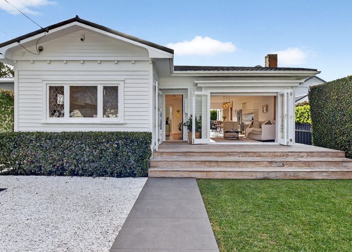  at 46 Dignan Street, Point Chevalier, Auckland