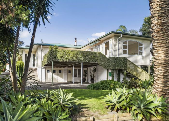  at 107 Onewa Road, Northcote, Auckland