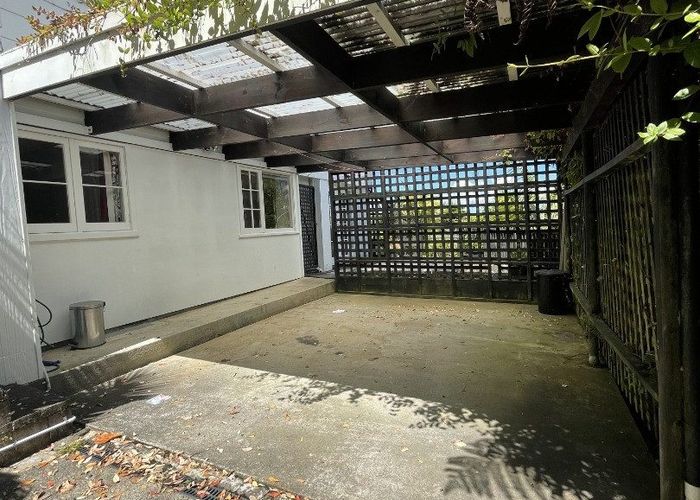  at Northcross, North Shore City, Auckland