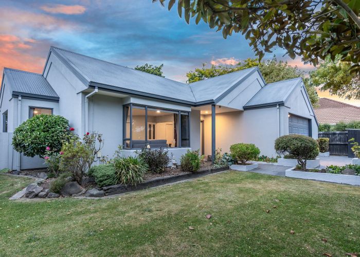  at 21 Thornwood Place, Redwood, Christchurch