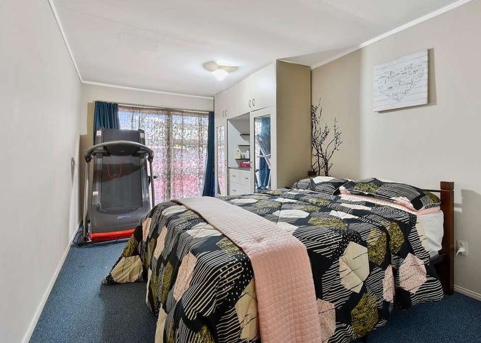  at 2/104 Carruth Road, Papatoetoe, Manukau City, Auckland