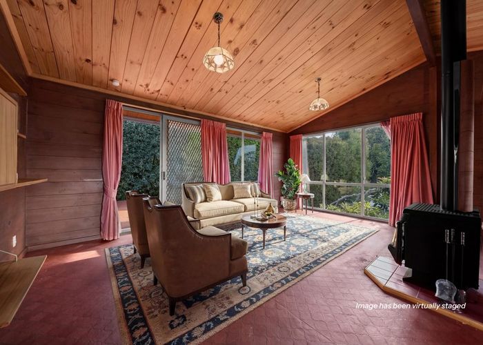  at 2 Ensign Place, Hillcrest, Auckland