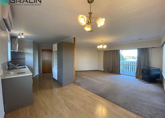  at 11 Dundas Pl, Henderson, Waitakere City, Auckland