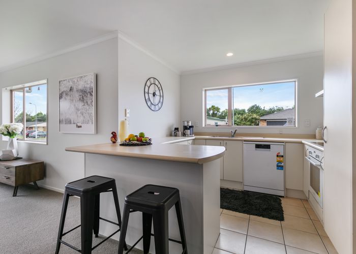  at 9 Neesons Way, Glendene, Auckland