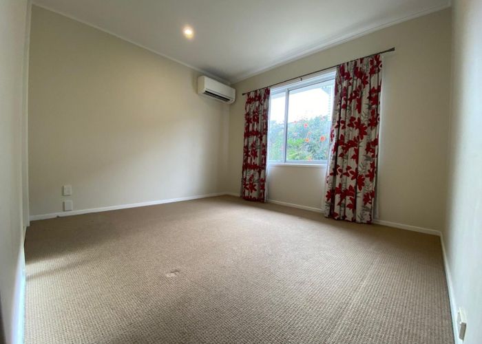  at 2/15 O'halloran Road, Howick, Manukau City, Auckland
