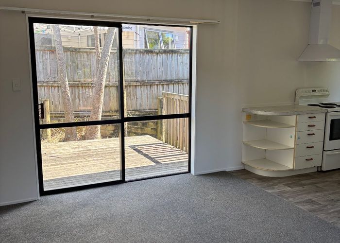  at Greenvalley Rise, Glenfield, North Shore City, Auckland