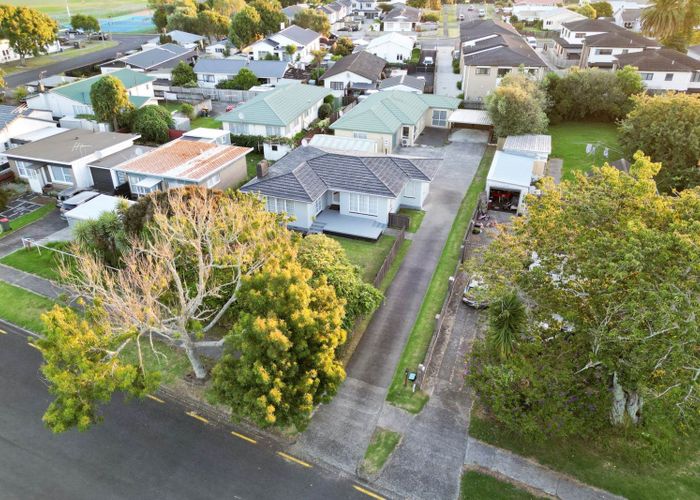  at 2/6 Gibbs Road, Manurewa, Auckland