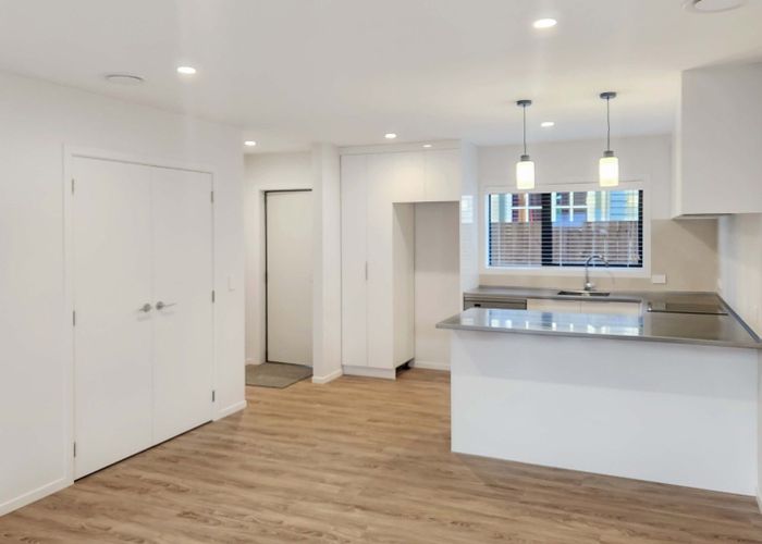  at 2/28 Granville Street, Silverstream, Upper Hutt, Wellington