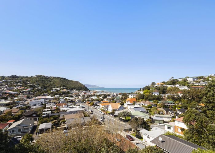  at 9 Maybury Way, Island Bay, Wellington