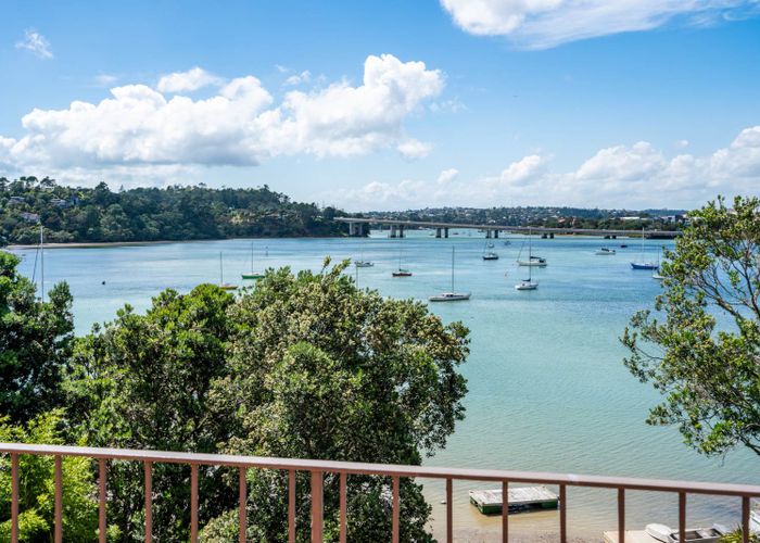  at 83 Ferry Parade, Herald Island, Auckland