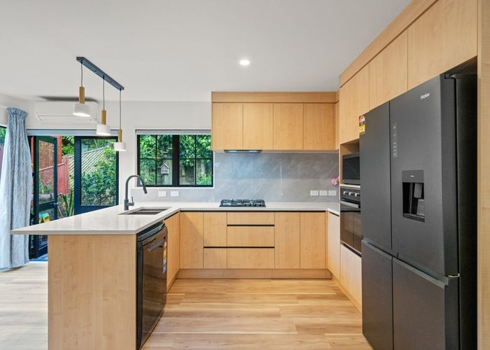  at 3/19 Langana Avenue, Browns Bay, North Shore City, Auckland