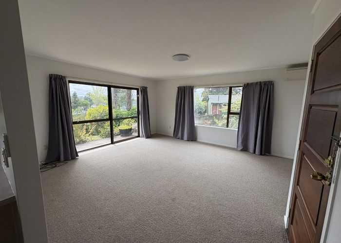  at 2/42 Frank Evans Place, Henderson, Waitakere City, Auckland