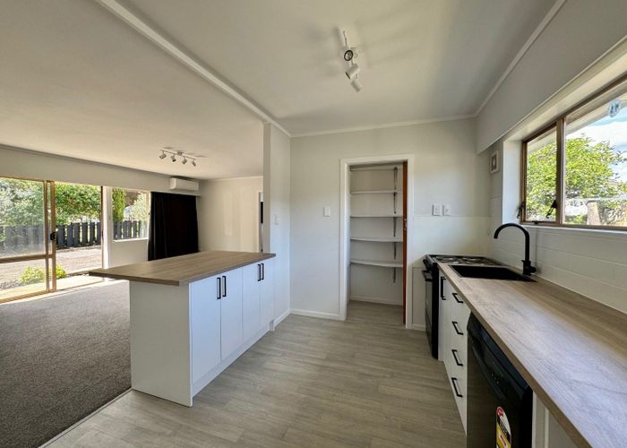For rent 13A Royal Arch Place, Rosehill, Papakura, Auckland homes.co.nz