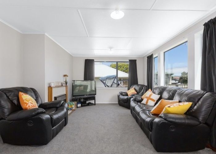  at 6 Carbine Place, Ascot Park, Porirua, Wellington