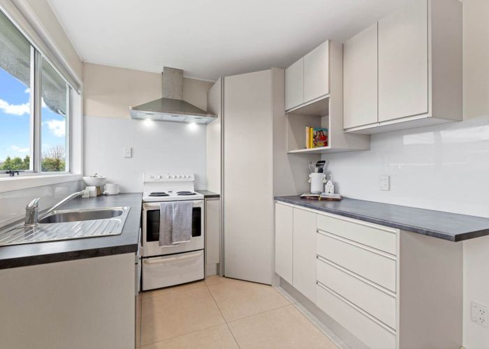  at 2/36 Archmillen Avenue, Pakuranga Heights, Manukau City, Auckland