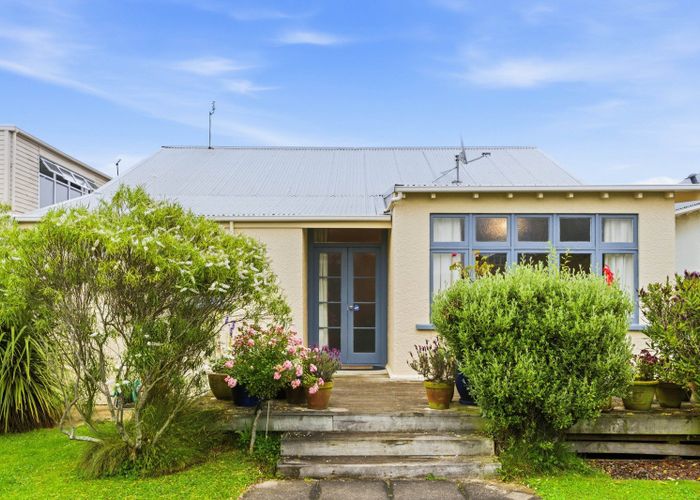  at 21 Trafalgar Street, Saint Clair, Dunedin, Otago