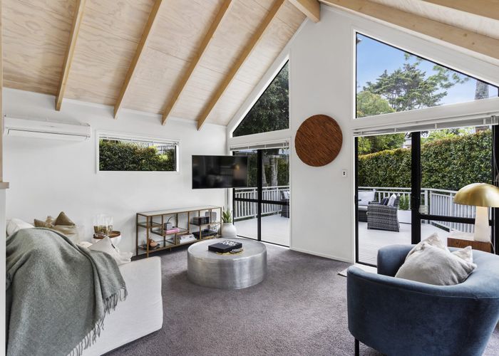  at 248 Meola Road, Point Chevalier, Auckland