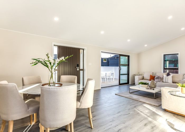  at 2/154 Orakei Road, Remuera, Auckland