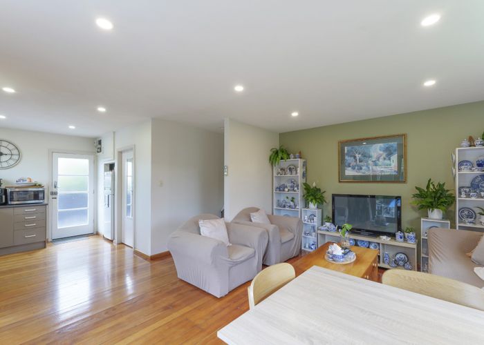  at 2/37 Lochee Road, Upper Riccarton, Christchurch City, Canterbury