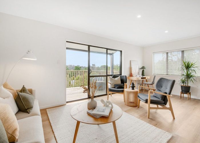  at 11 Randal Place, Bayview, Auckland