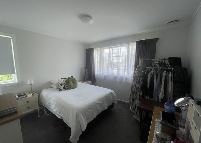  at 52B Amberley Ave  , Te Atatu South, Waitakere City, Auckland