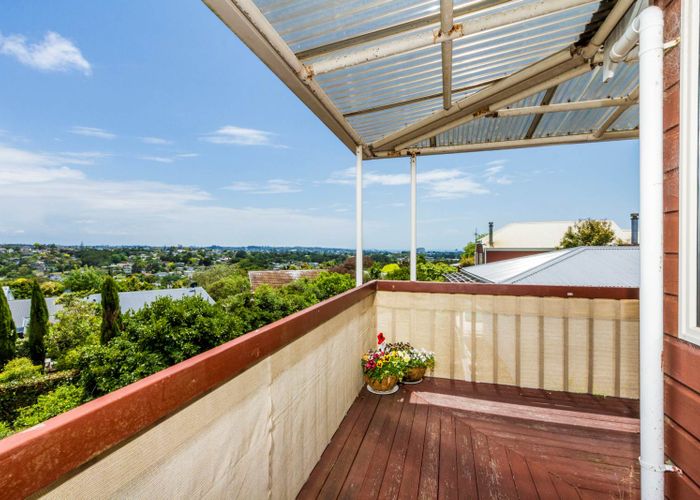  at 1/85 Ocean View Road, Hillcrest, Auckland