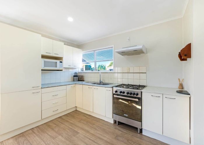  at 33a Ashley Avenue, Mangere East, Manukau City, Auckland