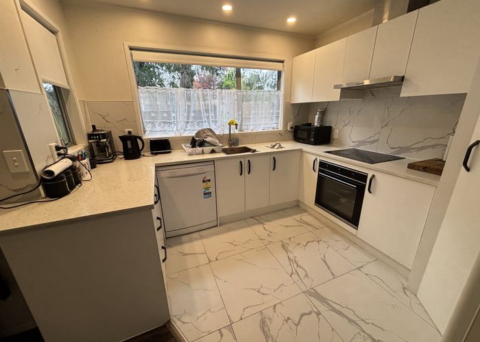 at 6 Jarrah Place, Massey, Waitakere City, Auckland