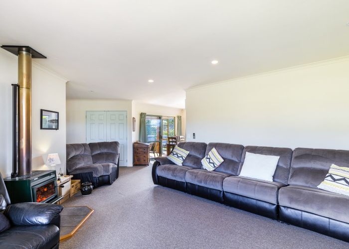  at 9 Amoroa Place, Acacia Bay, Taupo