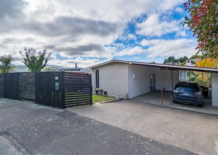  at 16 Pioneer Crescent, Helensburgh, Dunedin