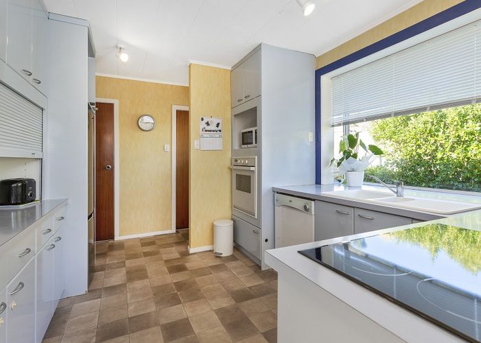  at 59 Stewart Drive, Newlands, Wellington