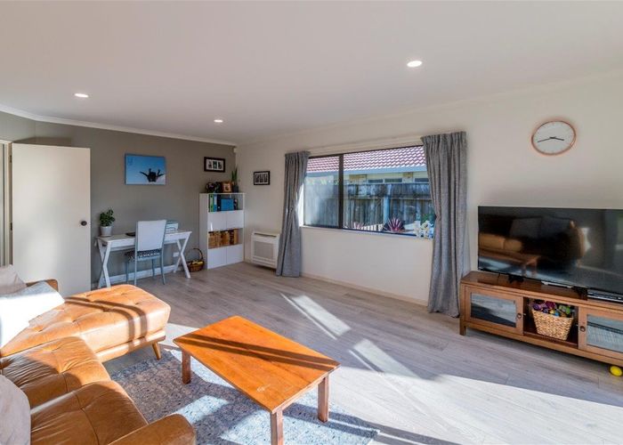  at 70 Weggery Drive, Waikanae Beach, Waikanae