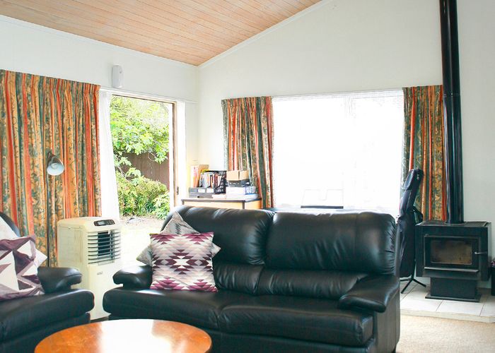  at 2/19 Lupton Road, Manurewa, Auckland